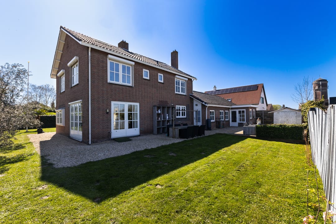 Spacious Detached Villa with Large Garden and Double Garage in Klaaswaal — 67