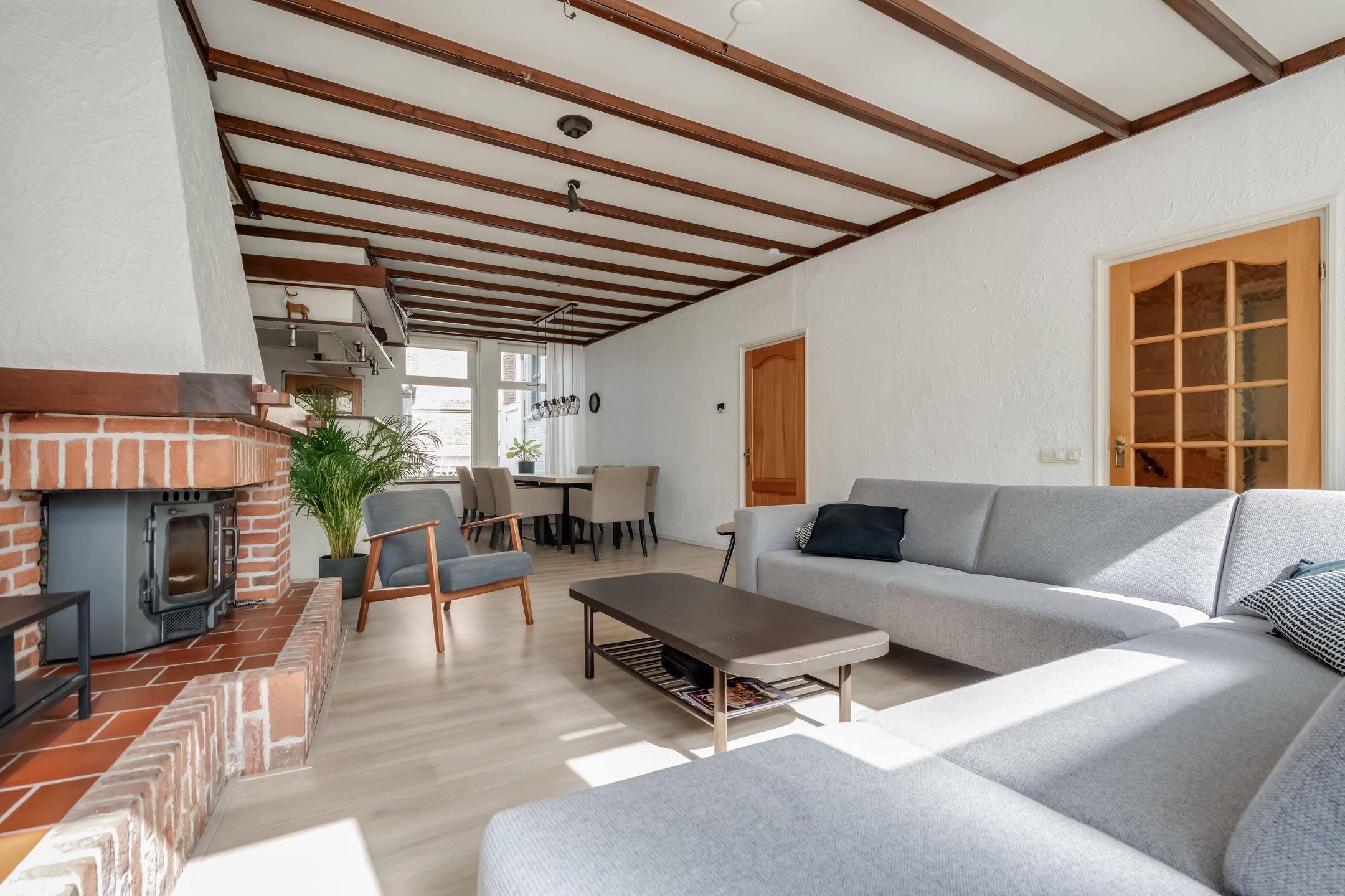 Foto 12 van Neerwoldstraat 2