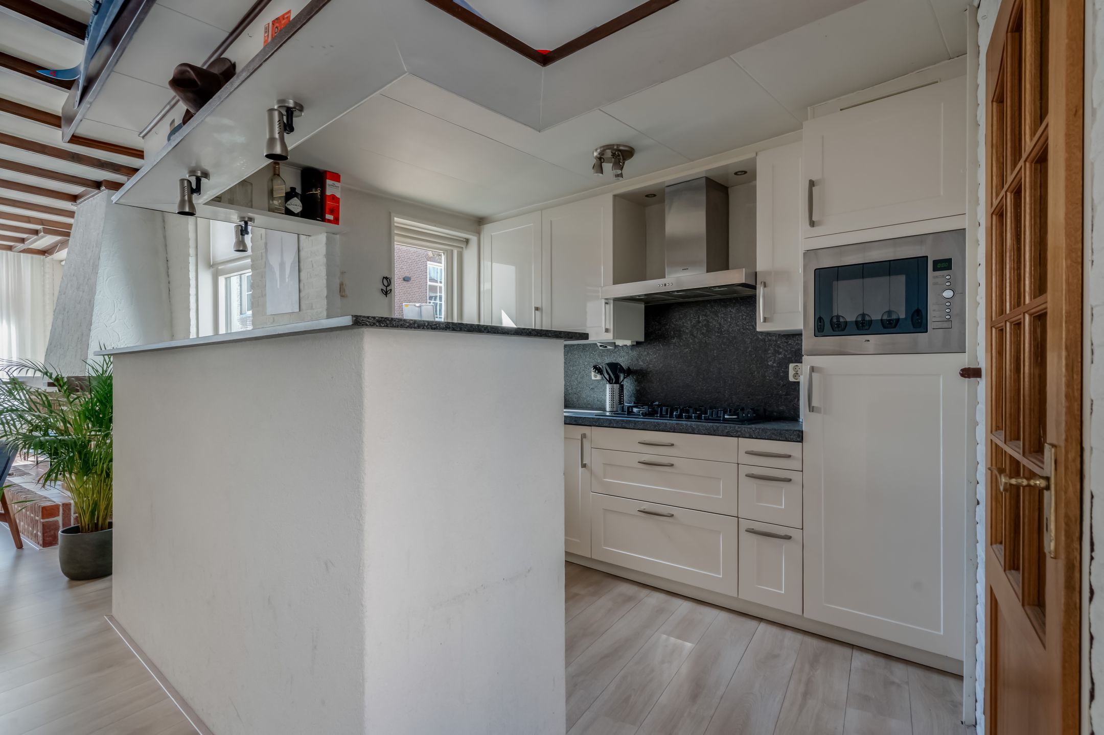 Foto 18 van Neerwoldstraat 2