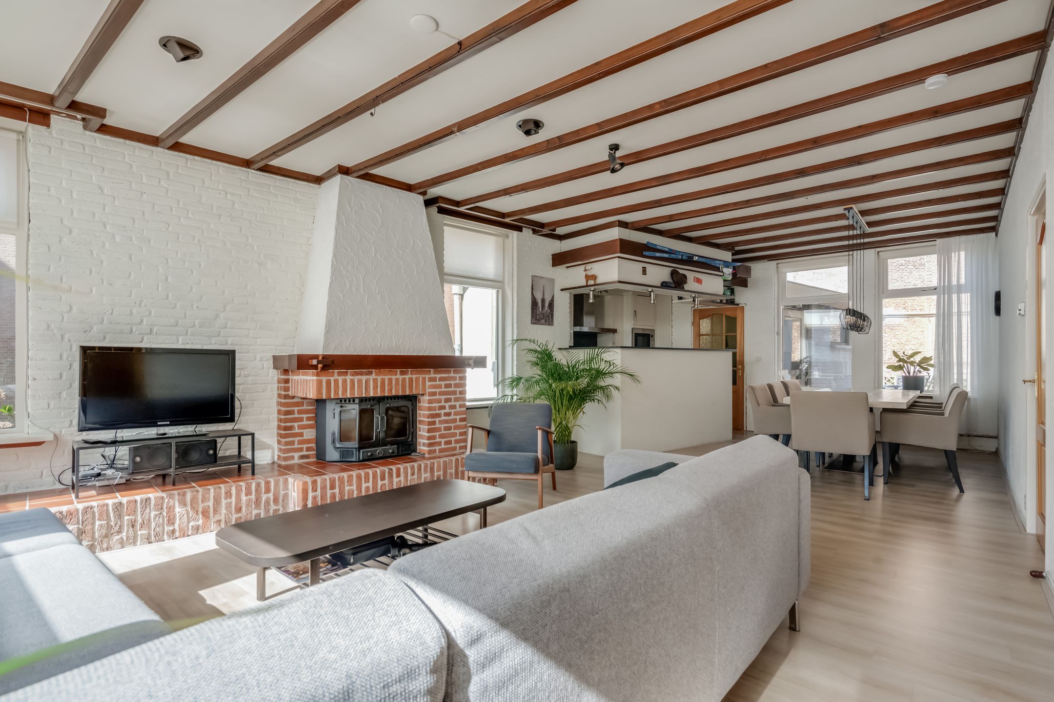 Foto 9 van Neerwoldstraat 2