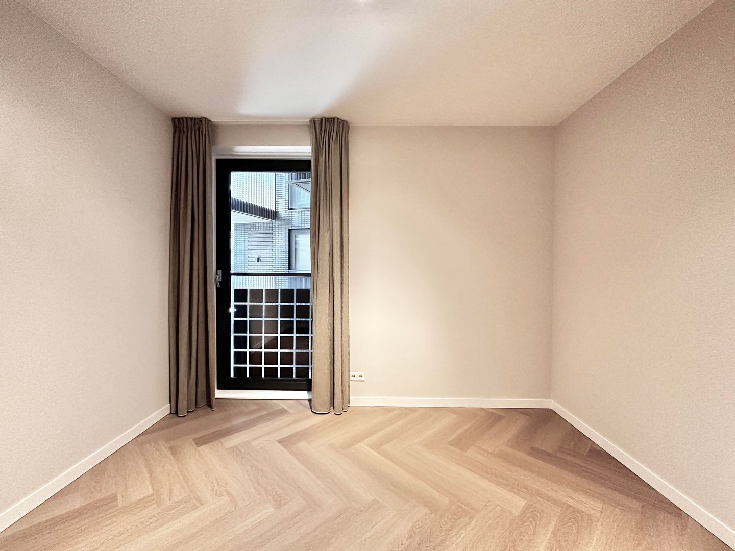 Foto 10 van Lutonhof 375