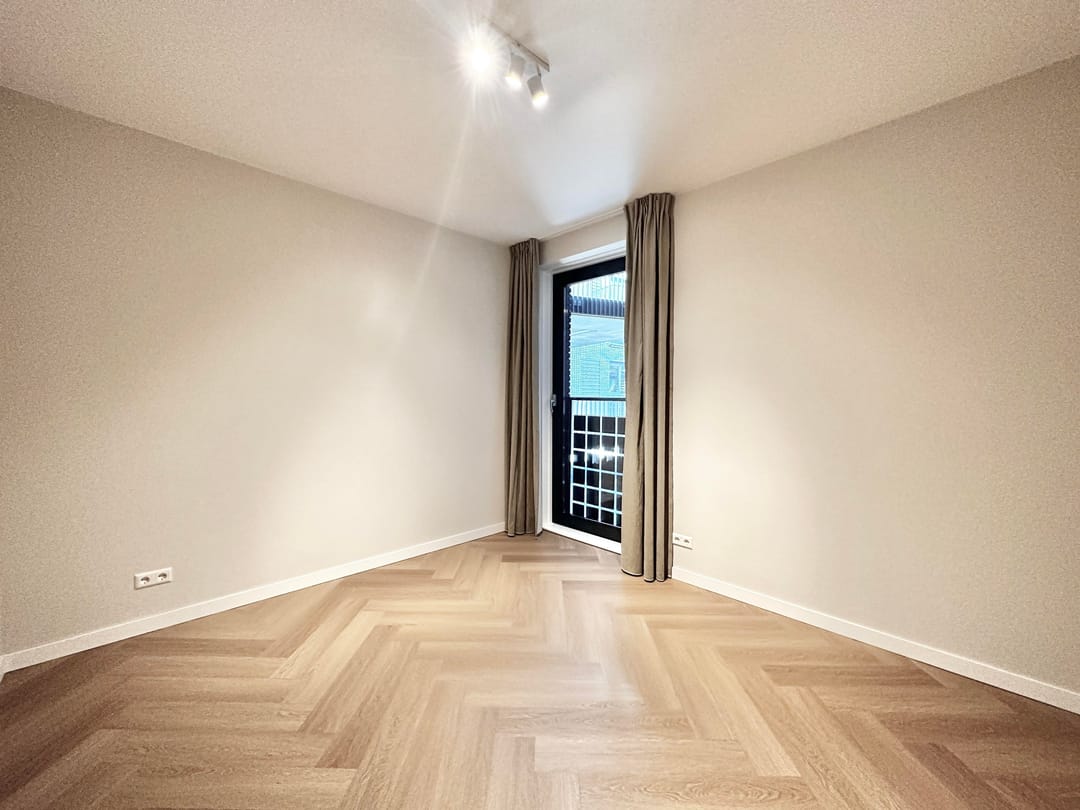 Foto 11 van Lutonhof 375