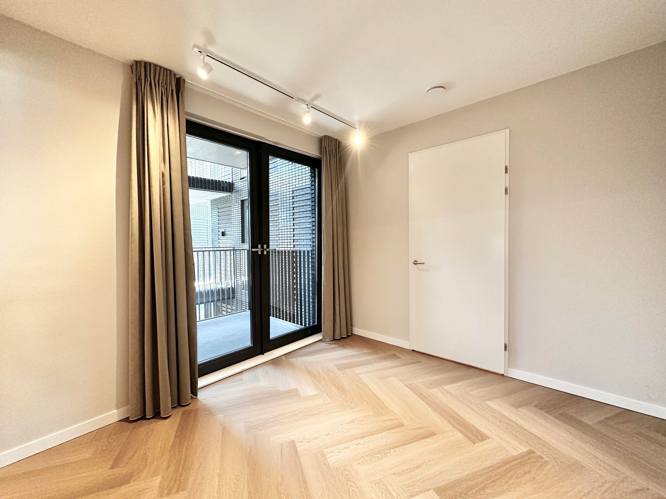 Foto 9 van Lutonhof 375