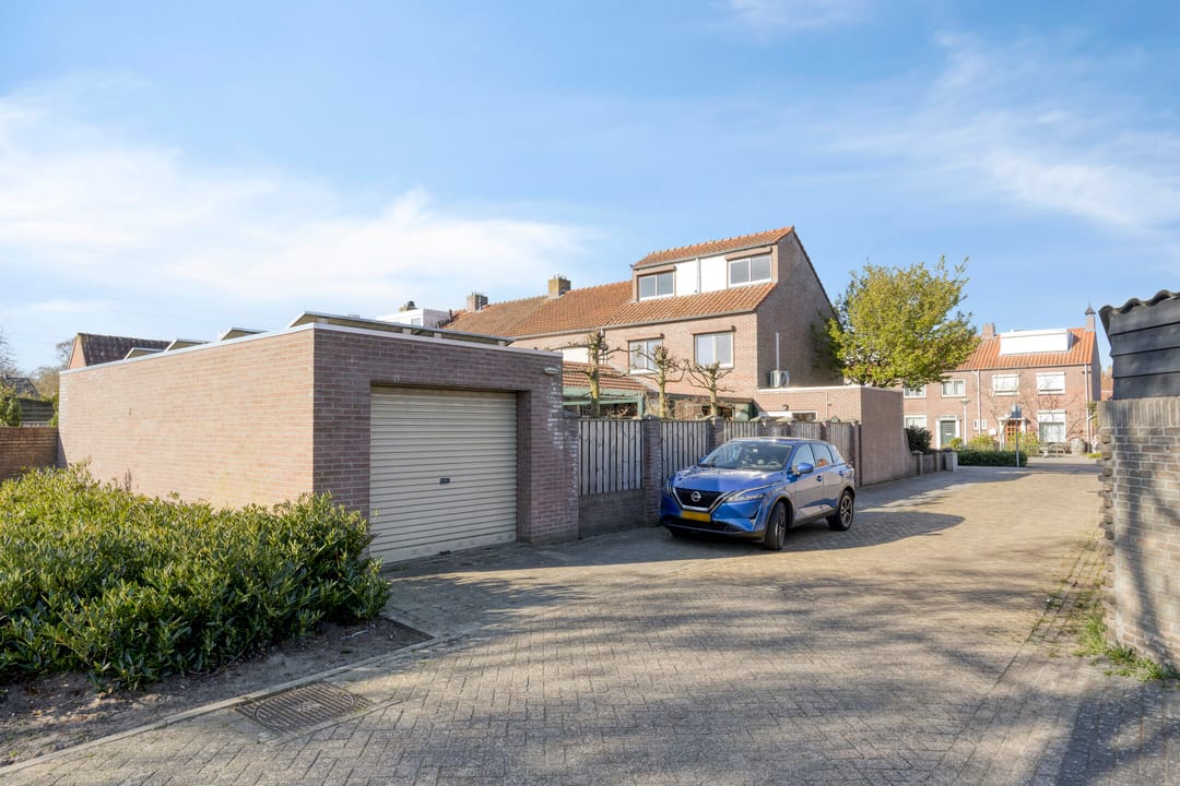 Foto 11 van Prof. R. Regoutstraat 33