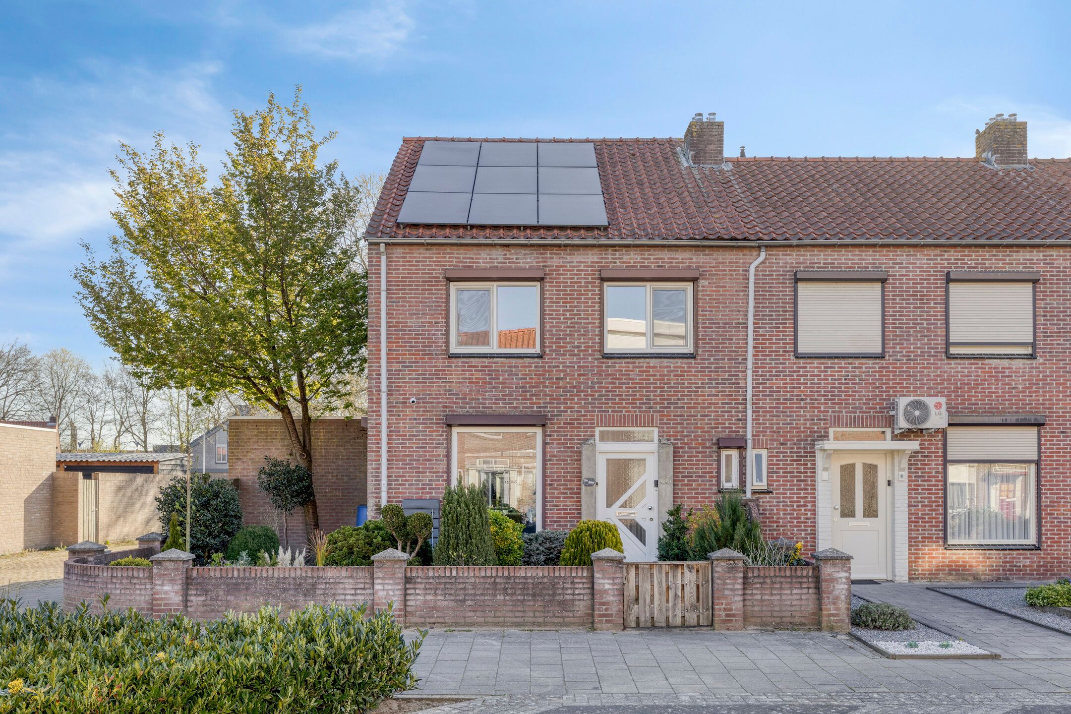 Foto 9 van Prof. R. Regoutstraat 33