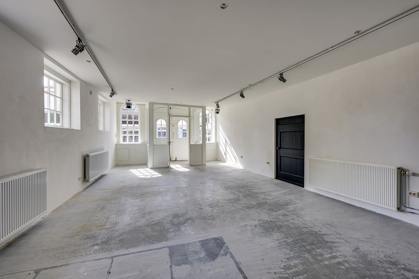 View photo 2 of Kerkstraat 38