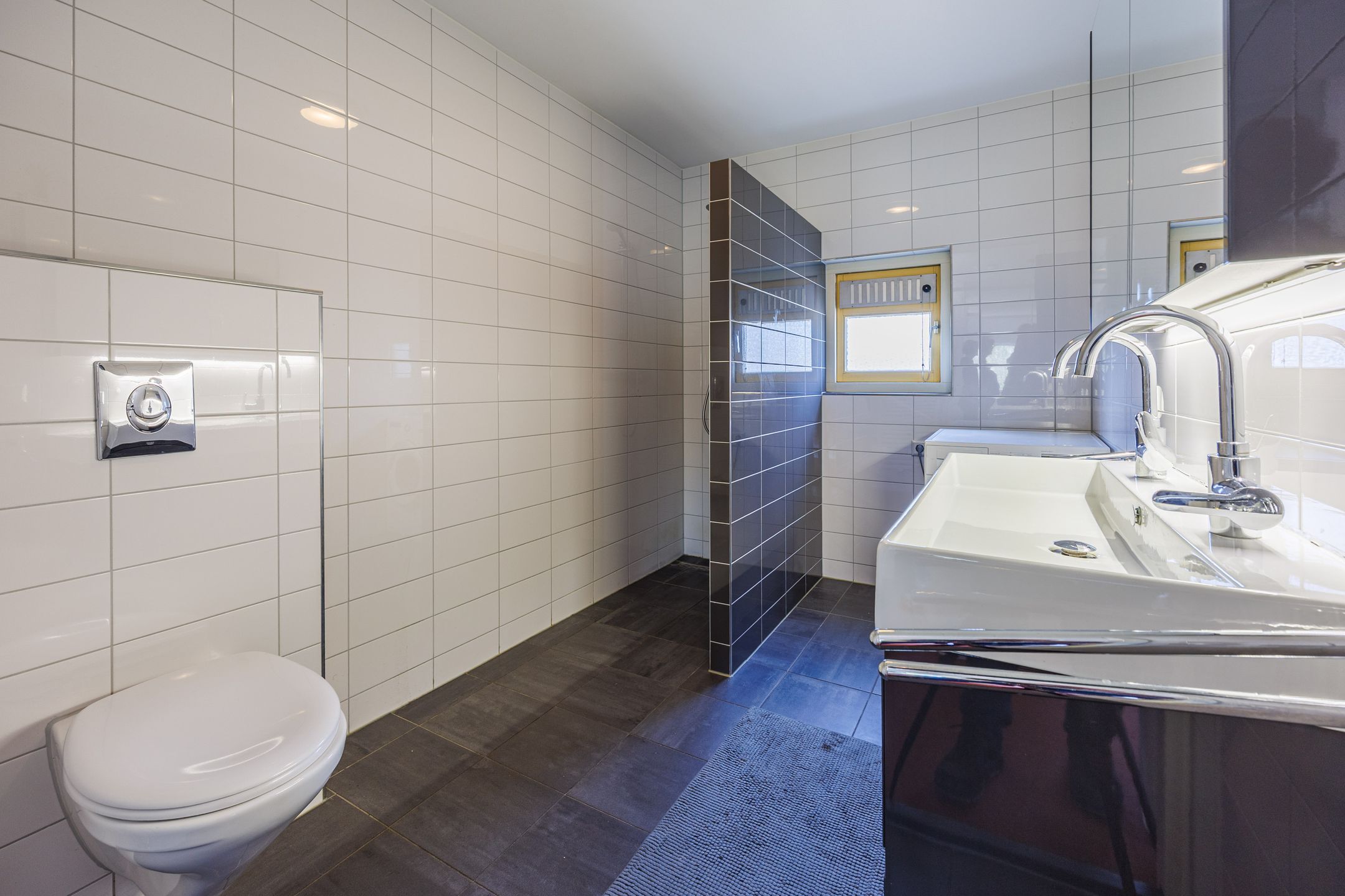 Spacious Corner Home with Water Views in Delft's Green Ecodus Neighborhood — 36