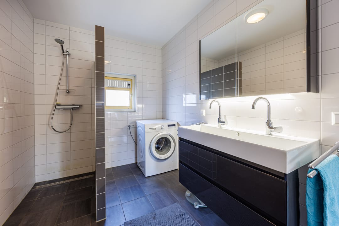 Spacious Corner Home with Water Views in Delft's Green Ecodus Neighborhood — 37