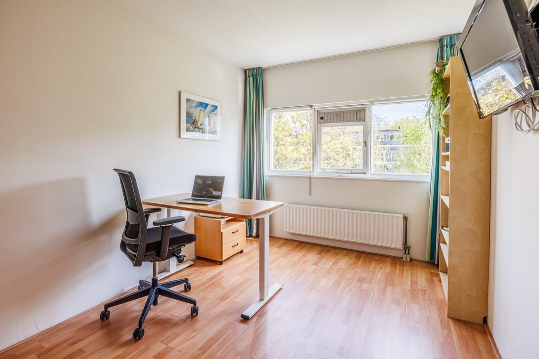 Spacious Corner Home with Water Views in Delft's Green Ecodus Neighborhood — 32