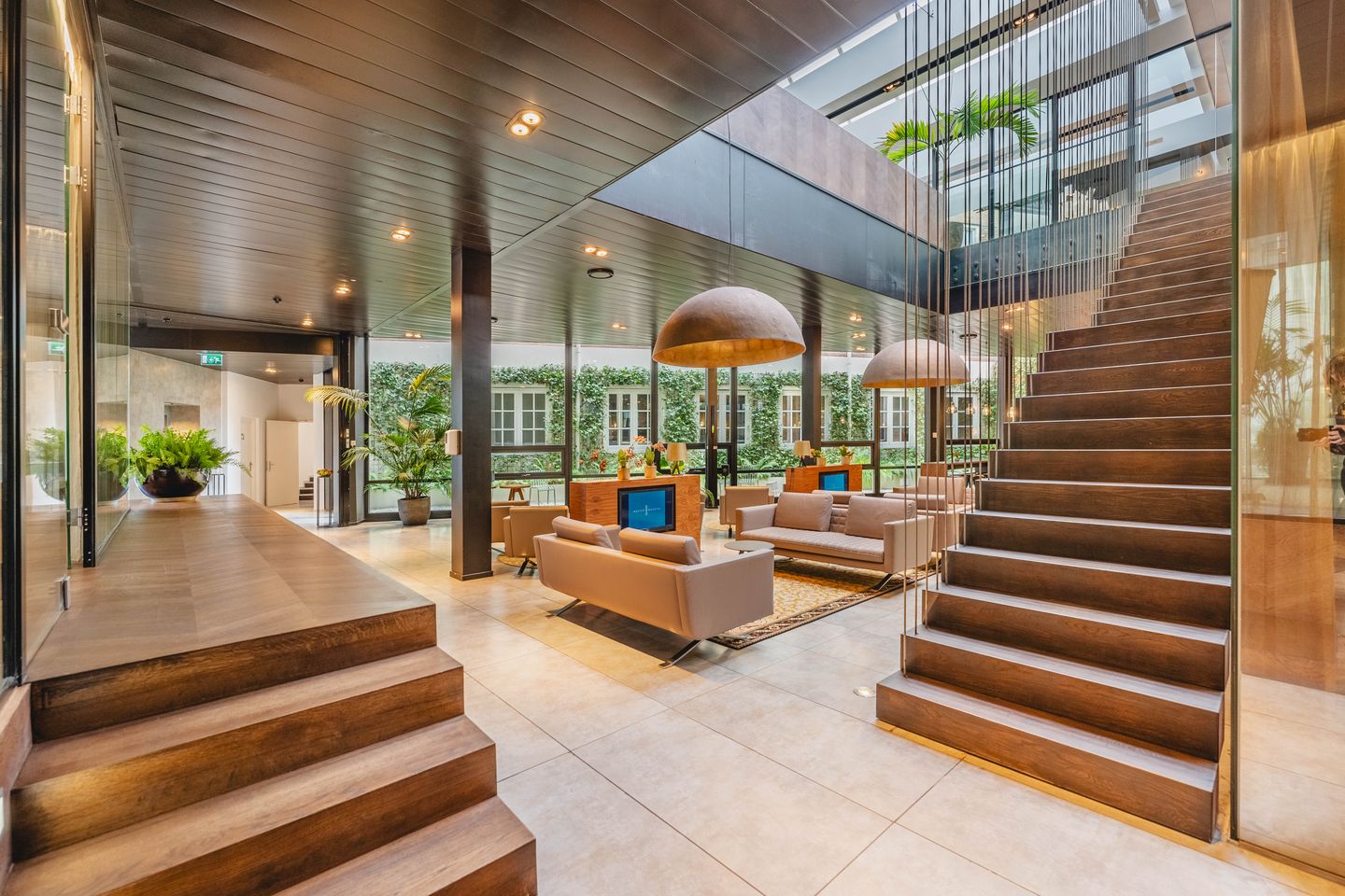 View photo 3 of Muiderstraat 1