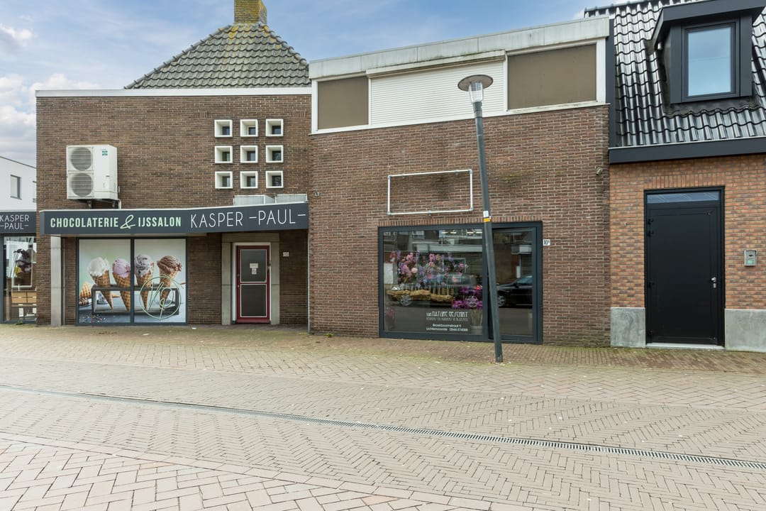 Photo 52 of Molendijk 10