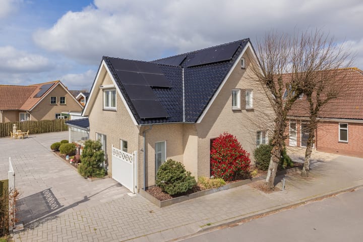 Photo 4 of Willem van der Veldenweg 21