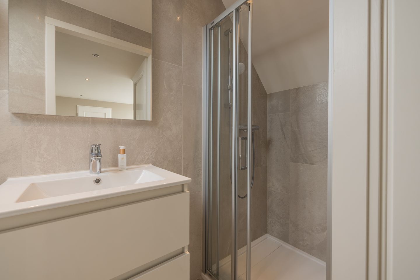 Photo 44 of Willem van der Veldenweg 21