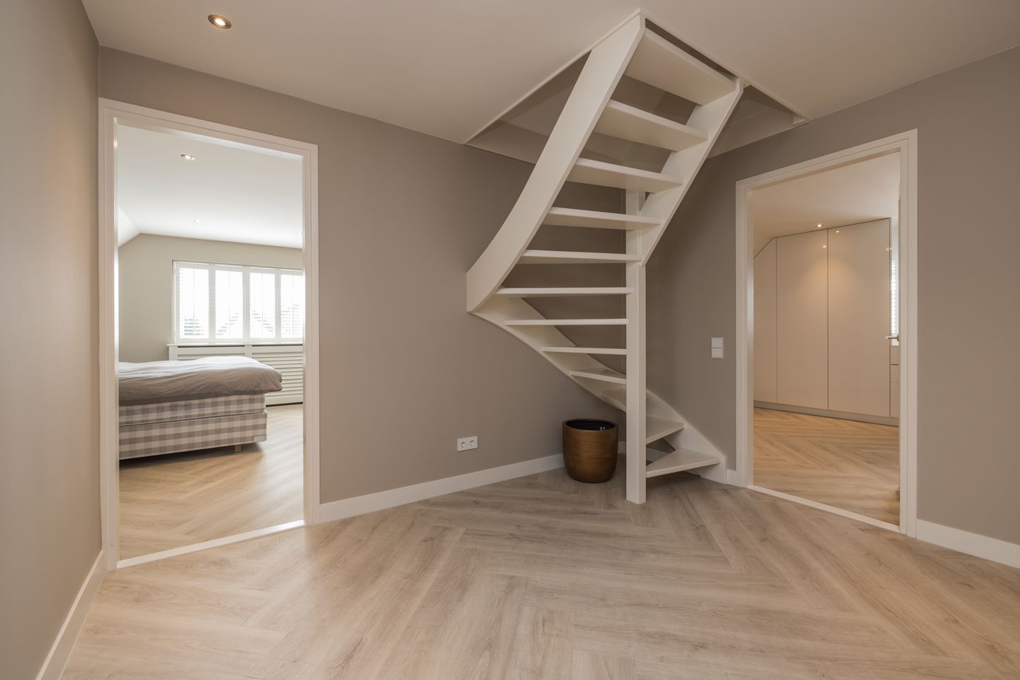 Photo 34 of Willem van der Veldenweg 21