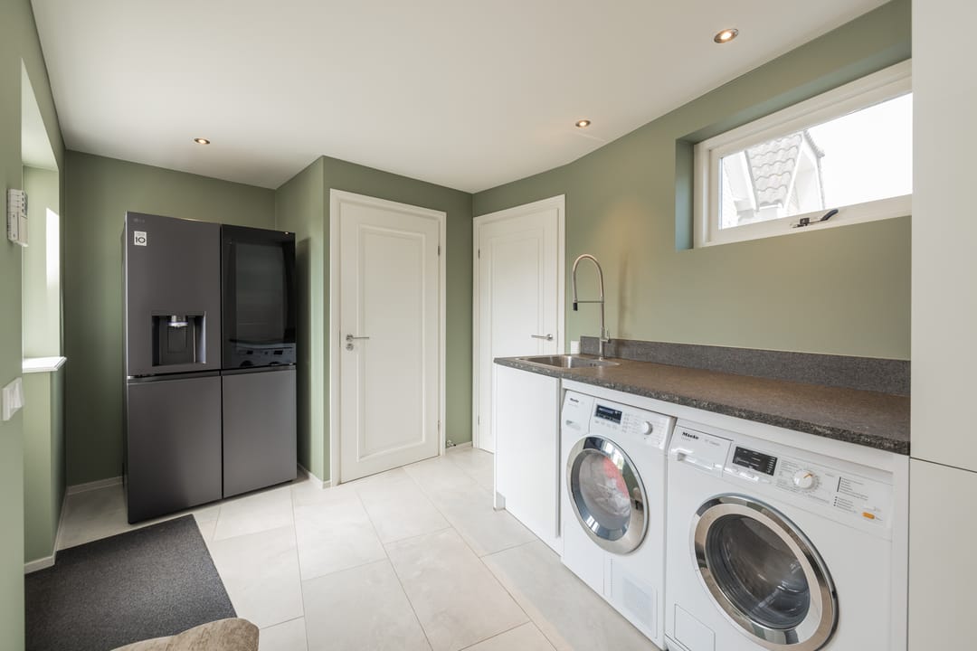 Photo 22 of Willem van der Veldenweg 21