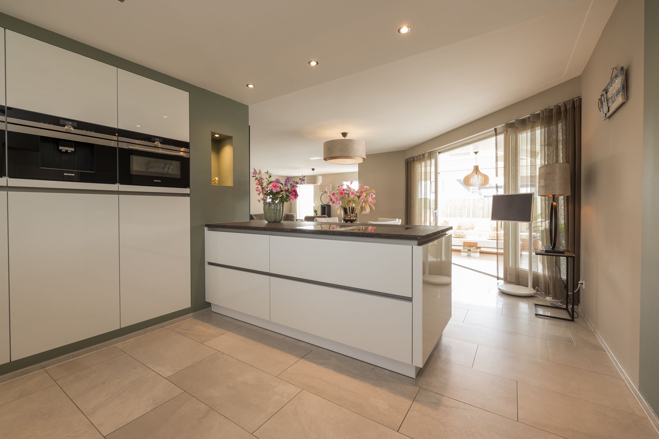 Photo 21 of Willem van der Veldenweg 21