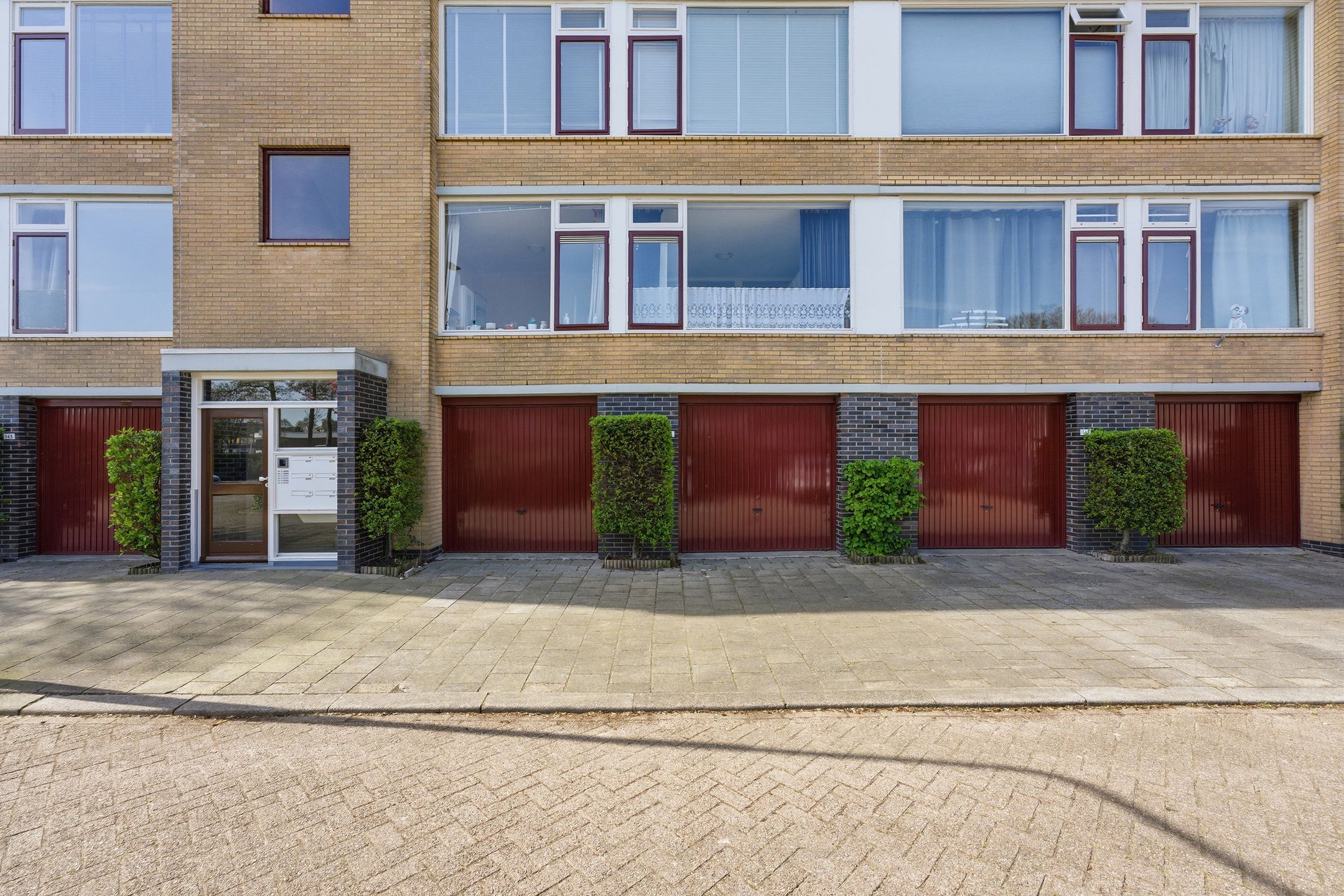 Photo 27 of Van Anrooystraat 151