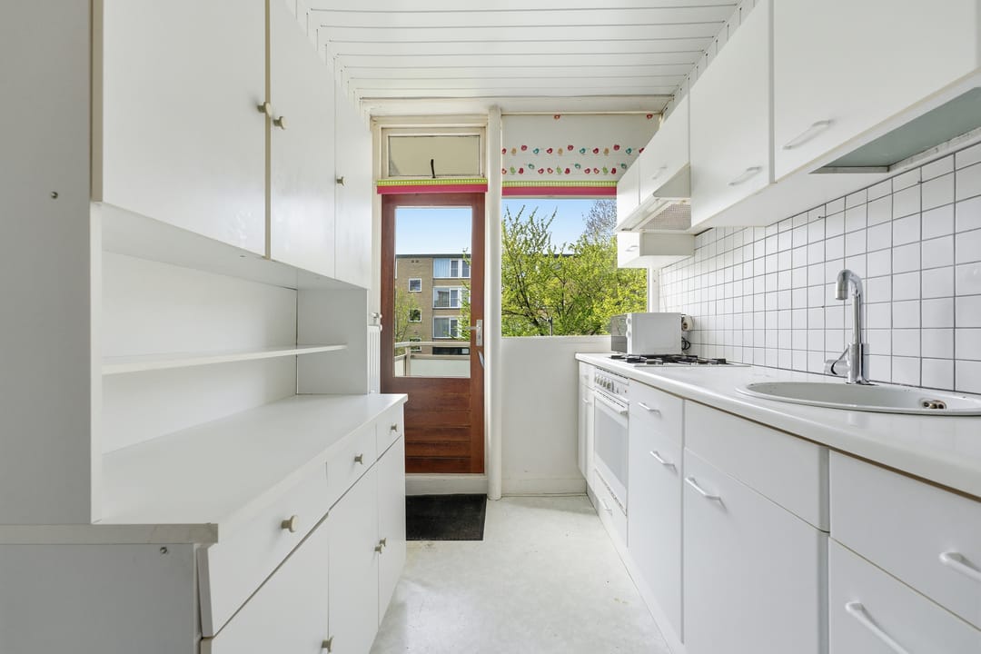 Photo 11 of Van Anrooystraat 151