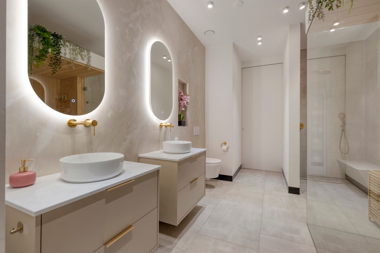 Photo 35 of Oosterweezenstraat 101-G