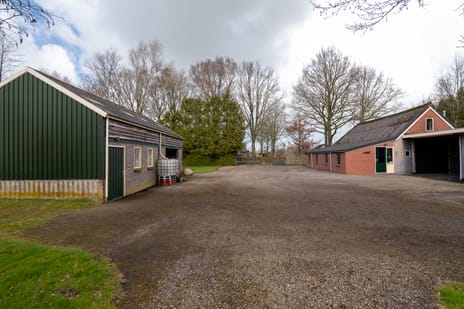 It Langfal 1 tertiary image