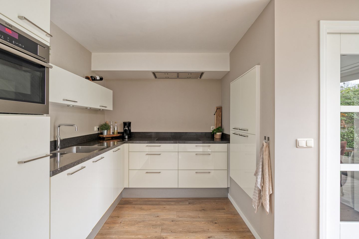 Foto 19 van Margriet 48