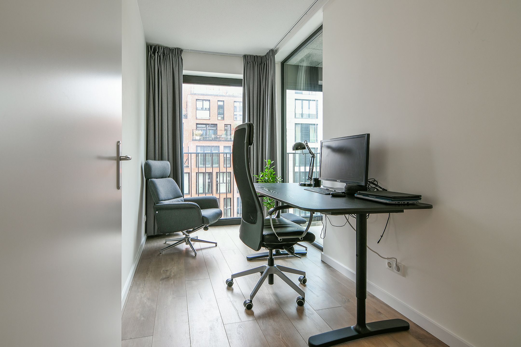 Photo 9 of Niemeyerstraat 163