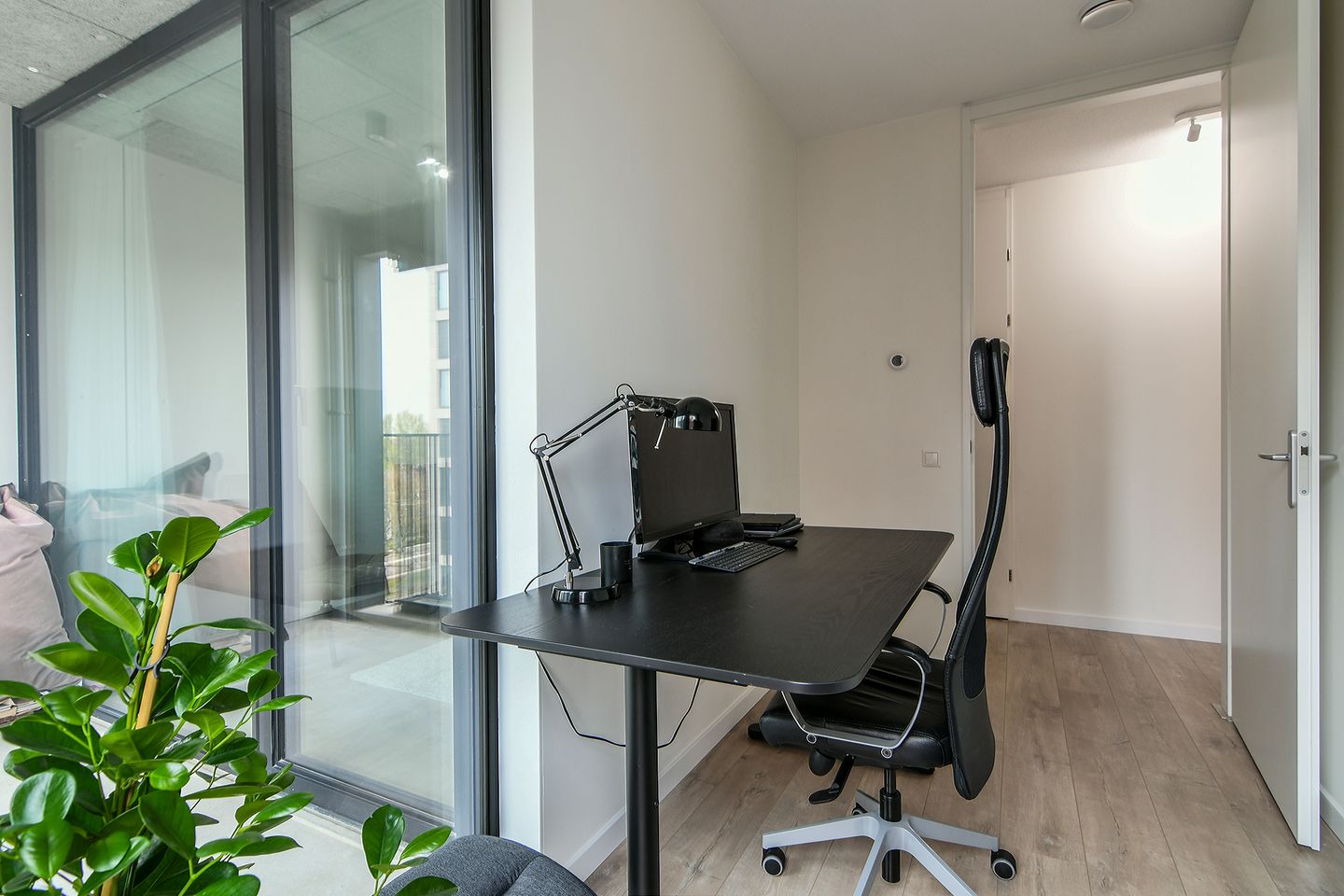 Photo 10 of Niemeyerstraat 163