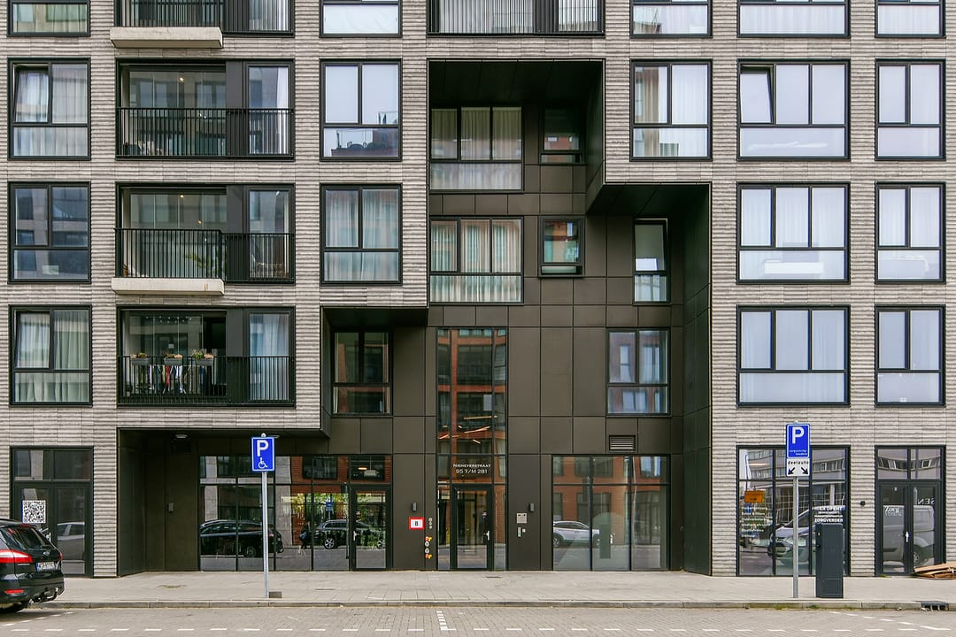 Photo 28 of Niemeyerstraat 163