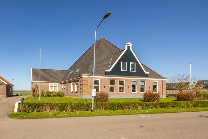 Warder 36 main image