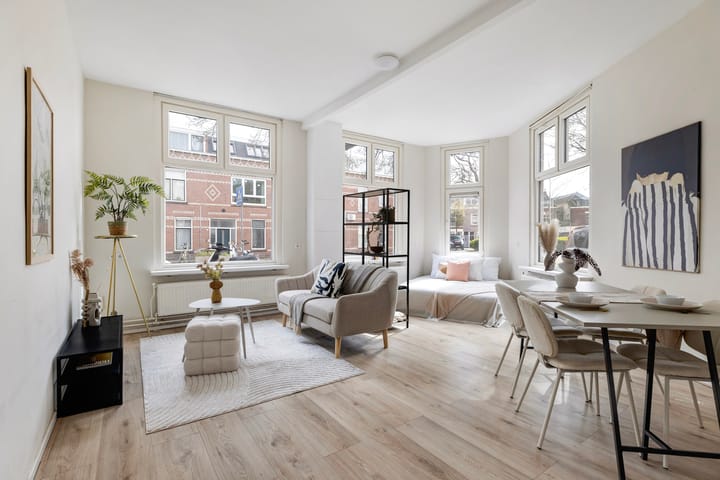 Photo 2 of Rozenburgsestraat 44-A