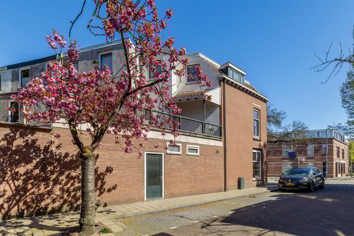 Photo 4 of Rozenburgsestraat 44-A