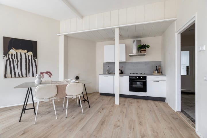 Photo 3 of Rozenburgsestraat 44-A