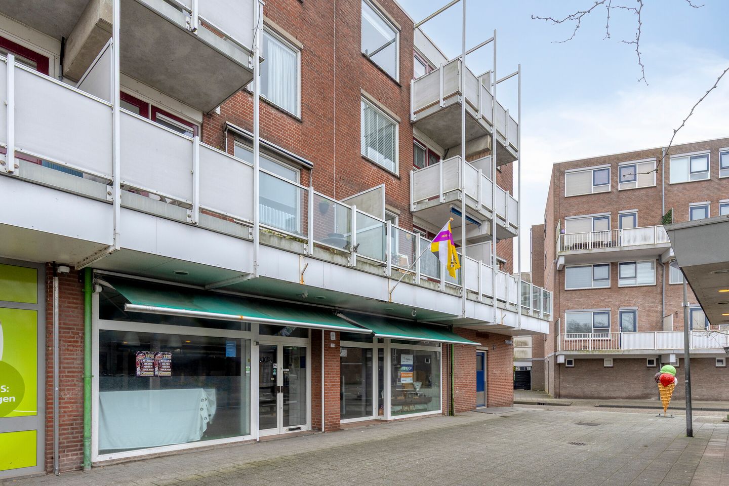 View photo 2 of Geuzenplein 11