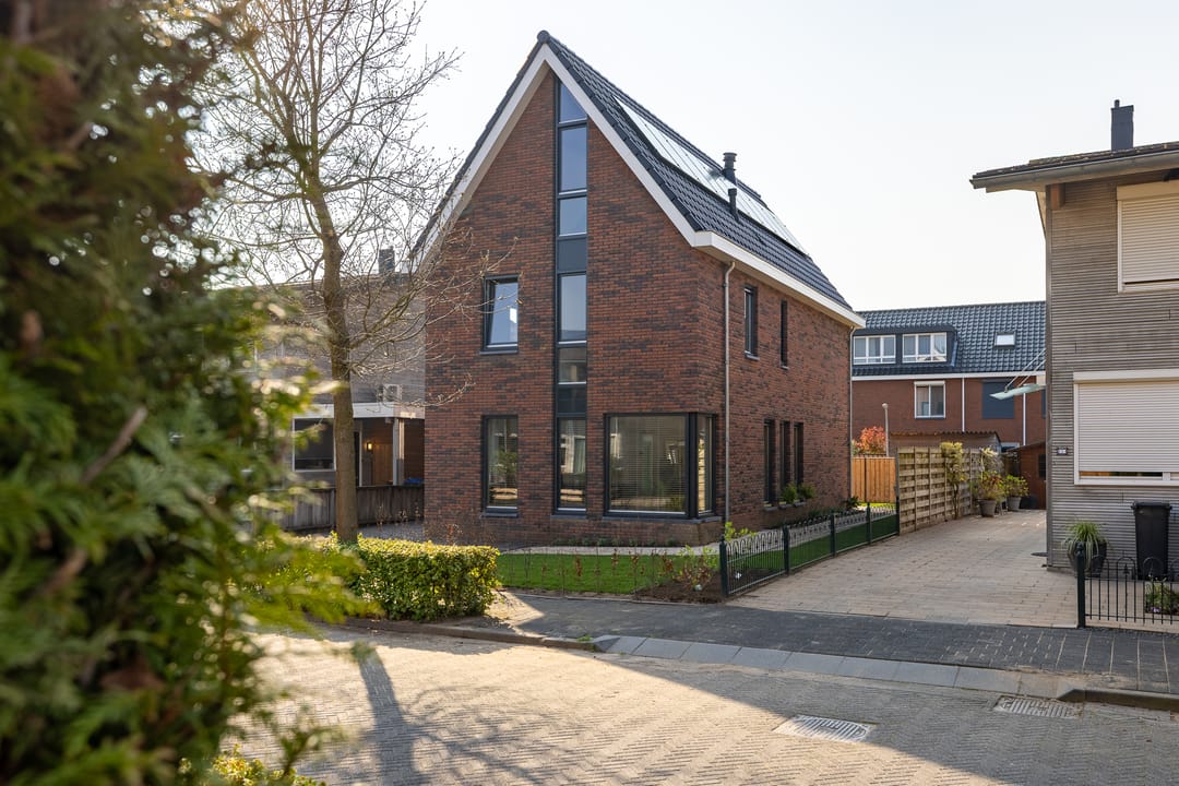 Photo 52 of Asterstraat 111