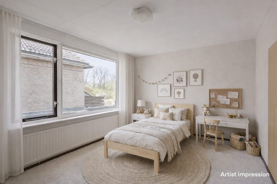 Spacious detached family home with 6 bedrooms and garage in quiet neighbourhood — 28