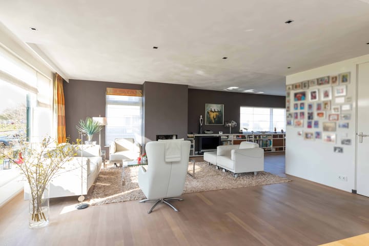 Photo 2 of Pieter de Hooghstraat 35