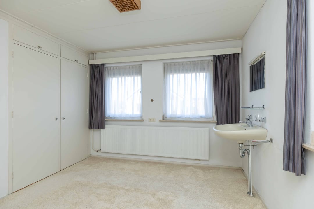 Photo 38 of Pieter de Hooghstraat 35
