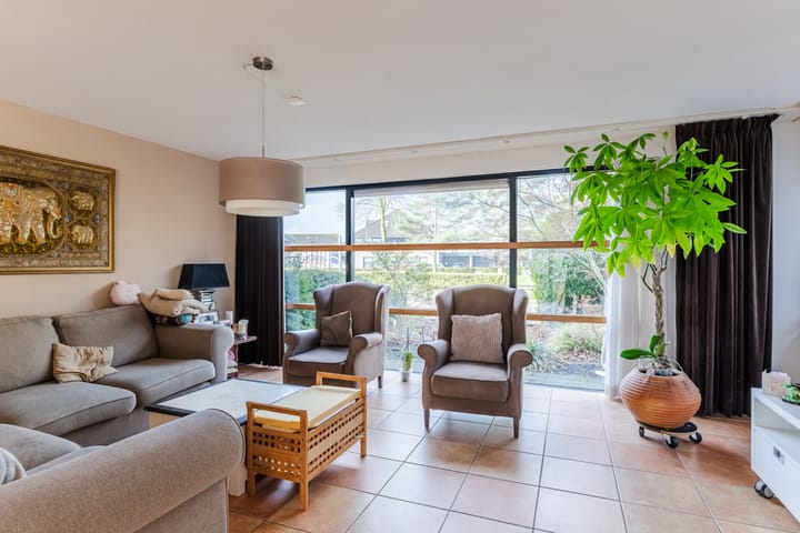 Foto 2 van Makkumplein 9