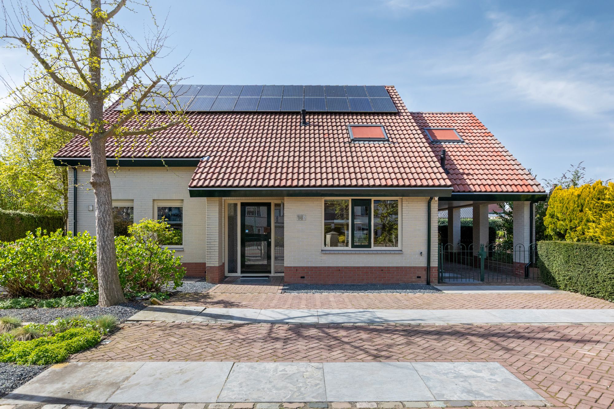 Foto 9 van Debbeshoek 14-B