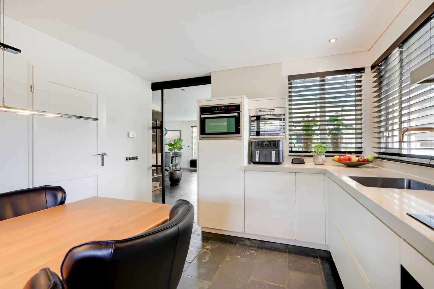 Foto 25 van Debbeshoek 14-B