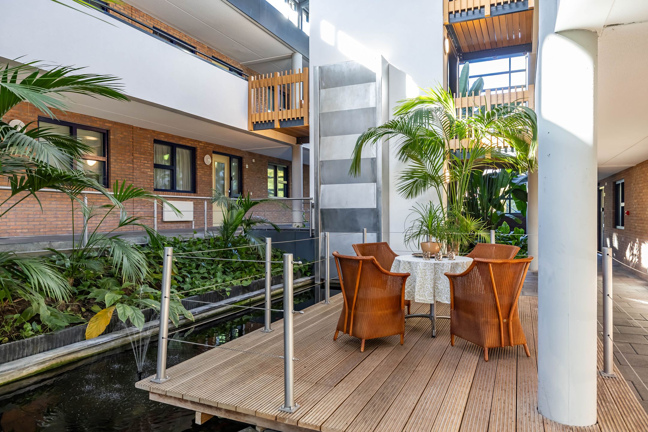 Photo 12 of Tynaarlosestraat 30-A