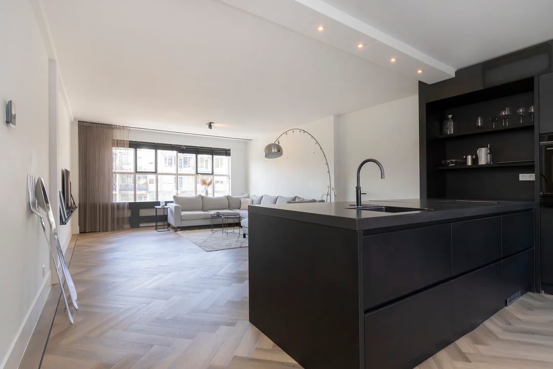 Photo 2 of Waterlooplein 5-B