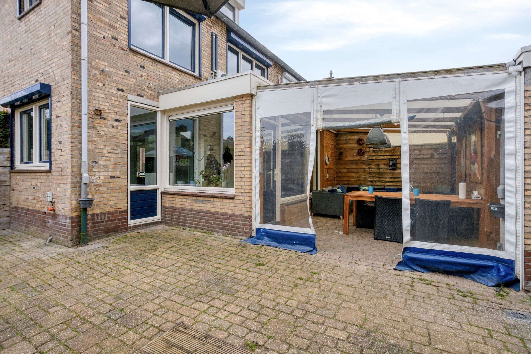Well-maintained semi-detached house with 4 bedrooms, garage and solar panels in Buchten — 36