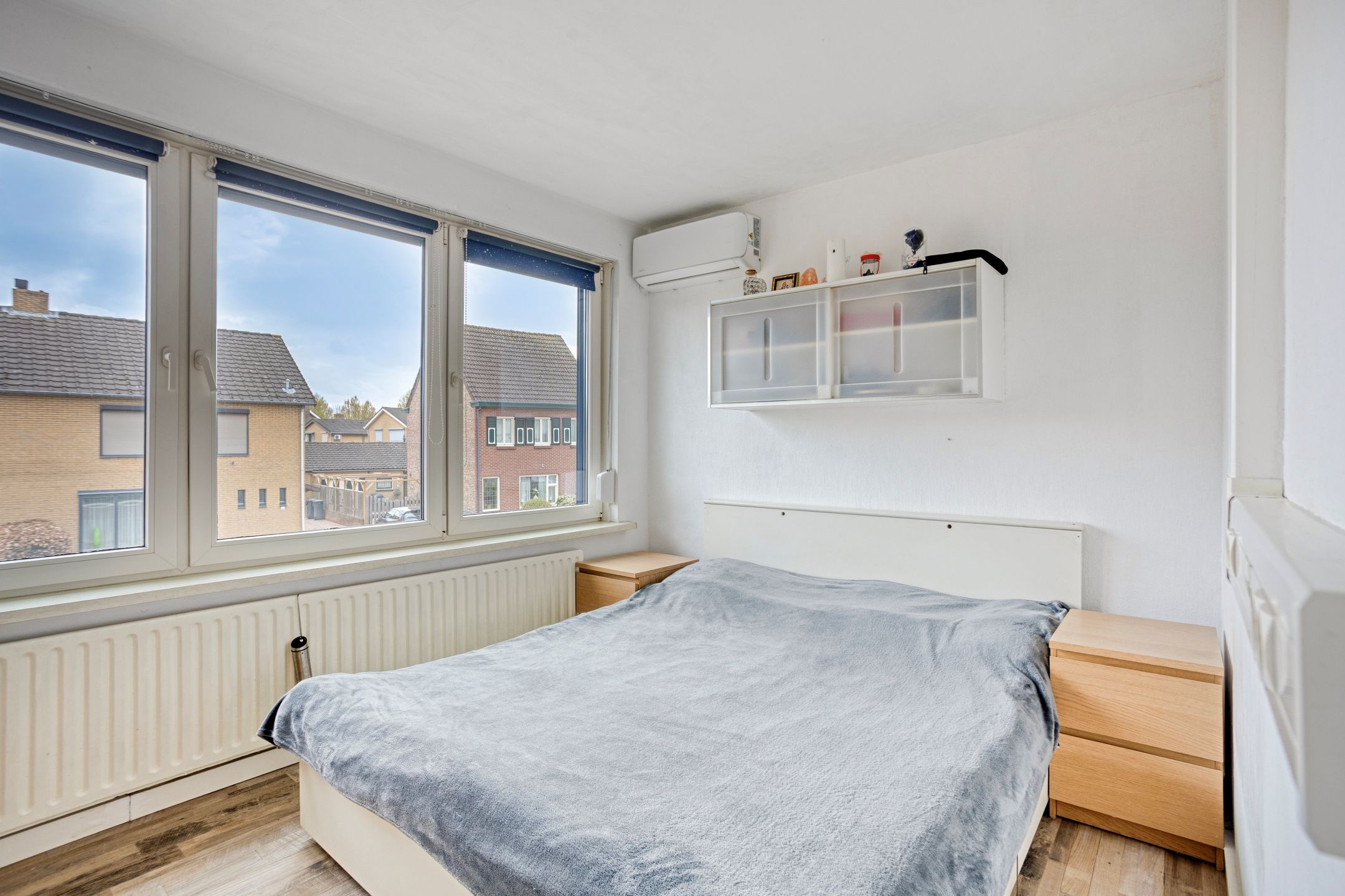 Well-maintained semi-detached house with 4 bedrooms, garage and solar panels in Buchten — 21