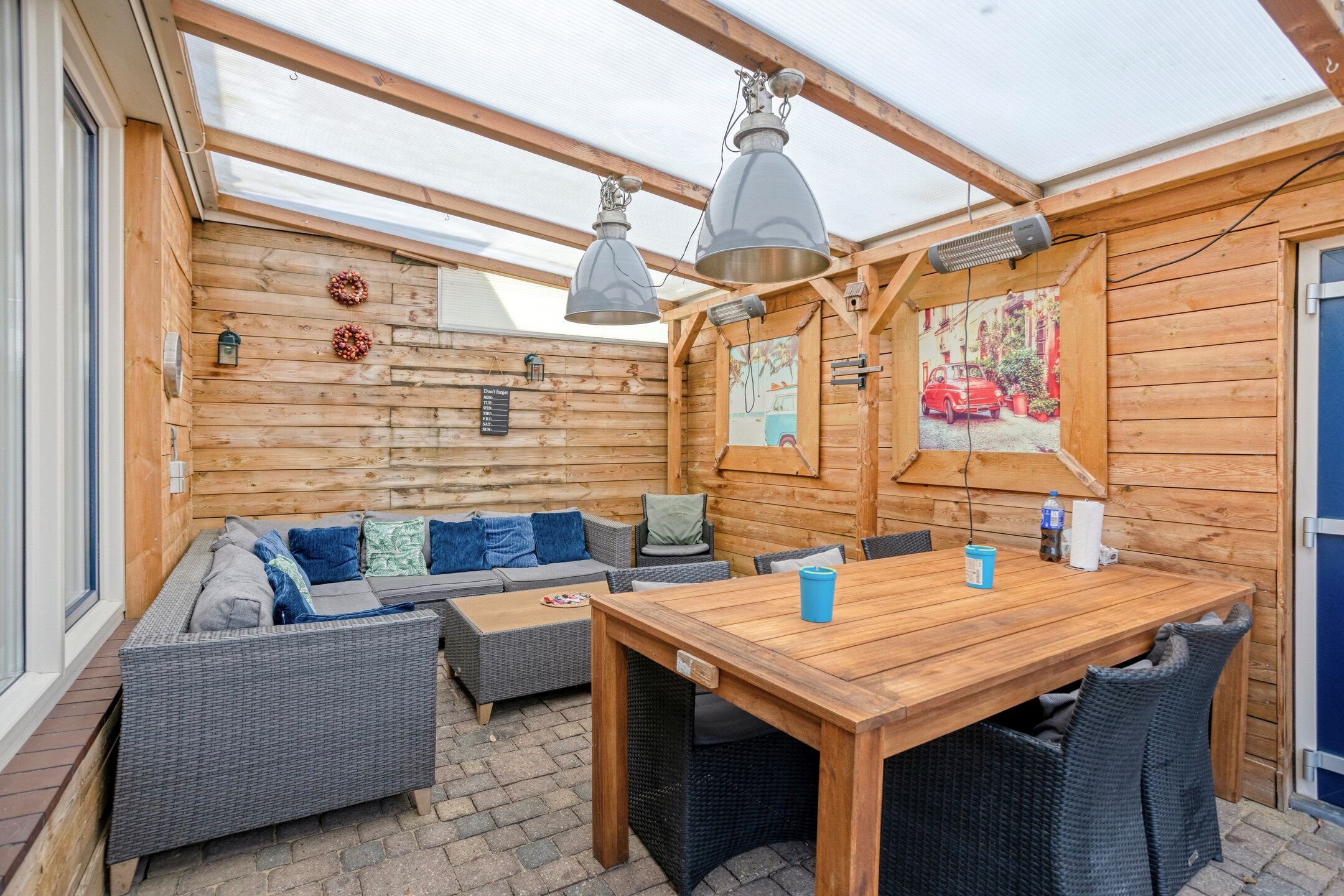 Well-maintained semi-detached house with 4 bedrooms, garage and solar panels in Buchten — 33