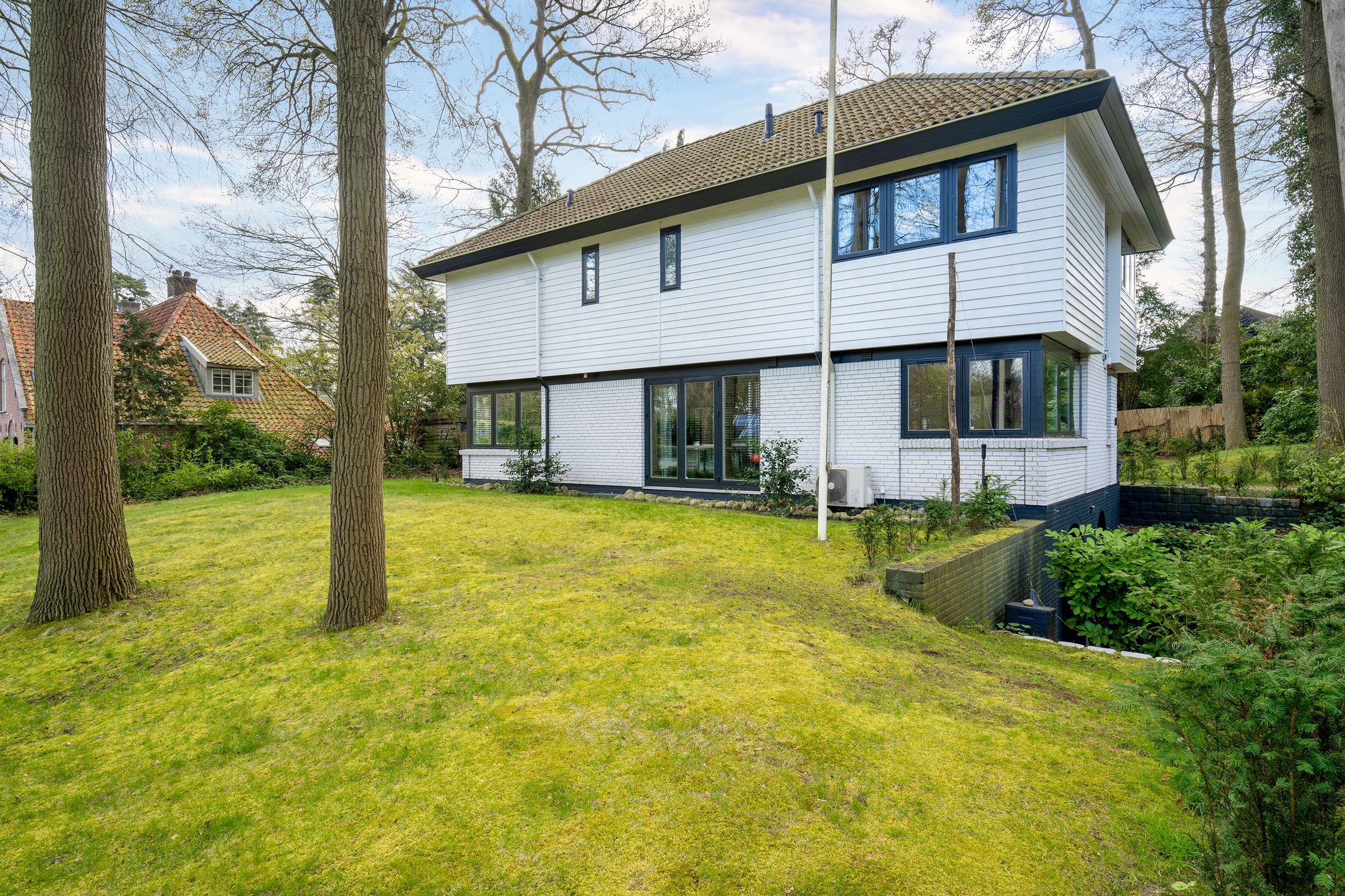 Foto 42 van Rozenlaantje 1