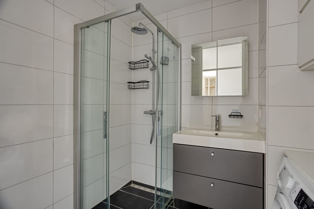 Spacious three-room apartment with south-facing balcony in Rotterdam centre — 23