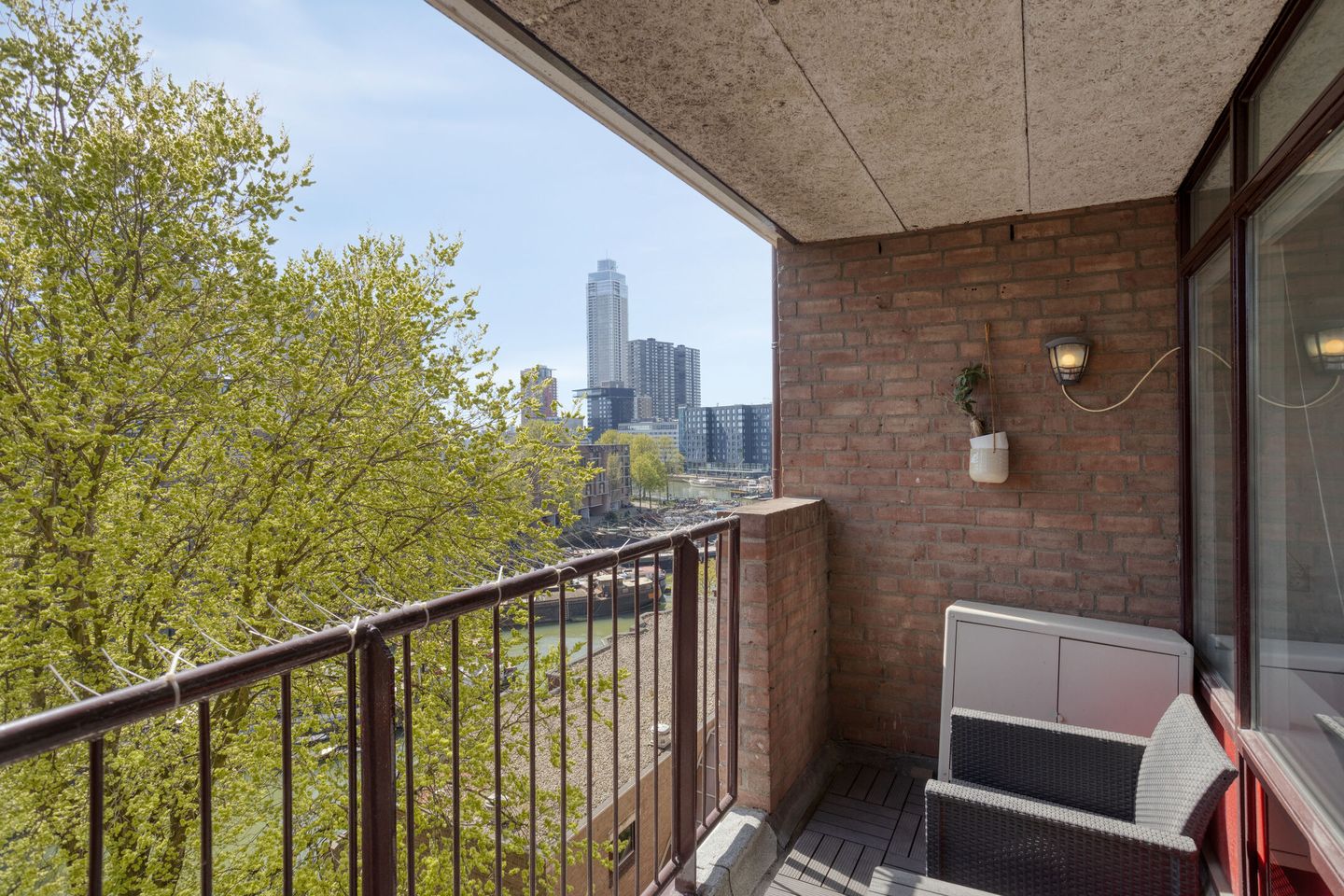 Spacious three-room apartment with south-facing balcony in Rotterdam centre — 25