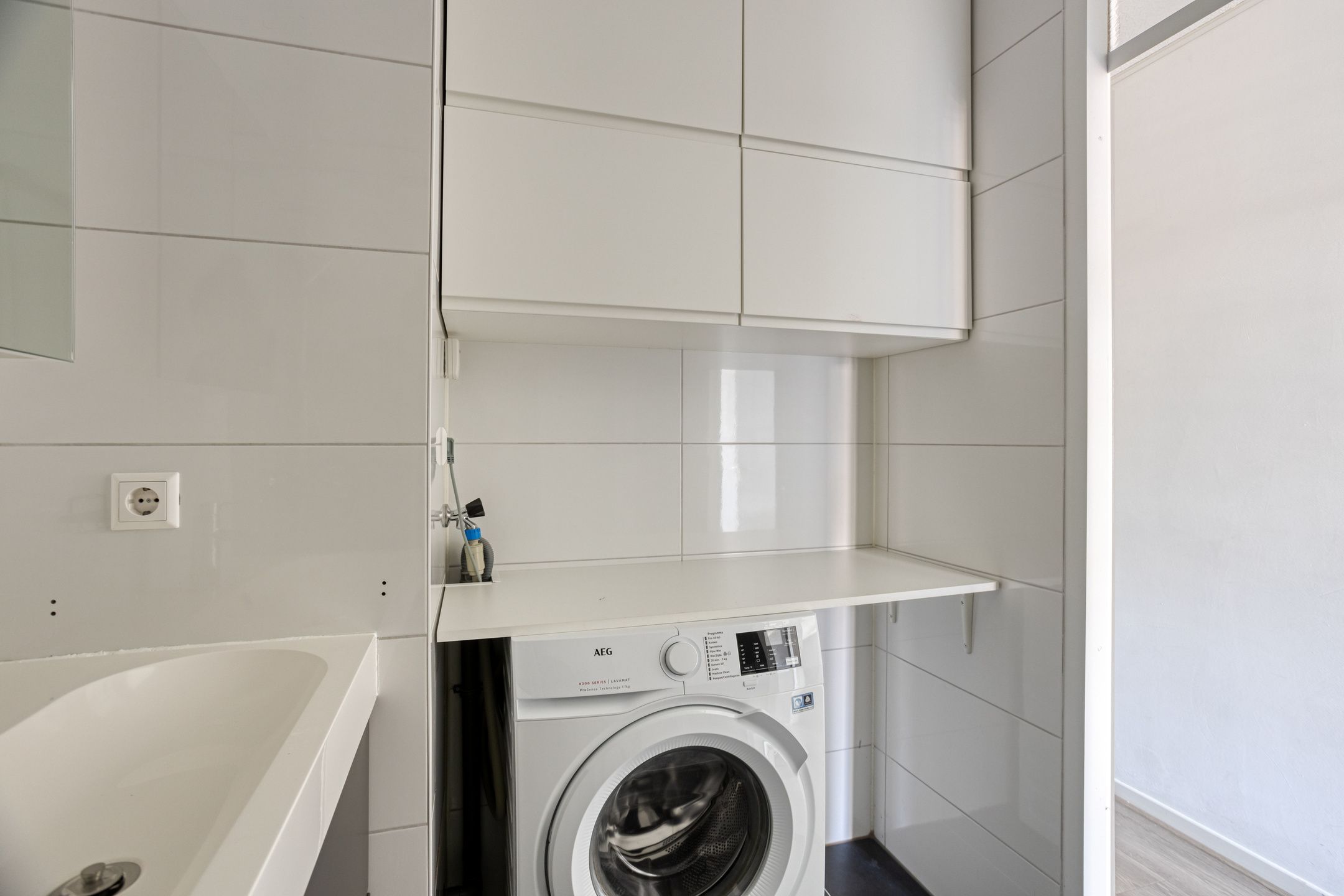 Spacious three-room apartment with south-facing balcony in Rotterdam centre — 24