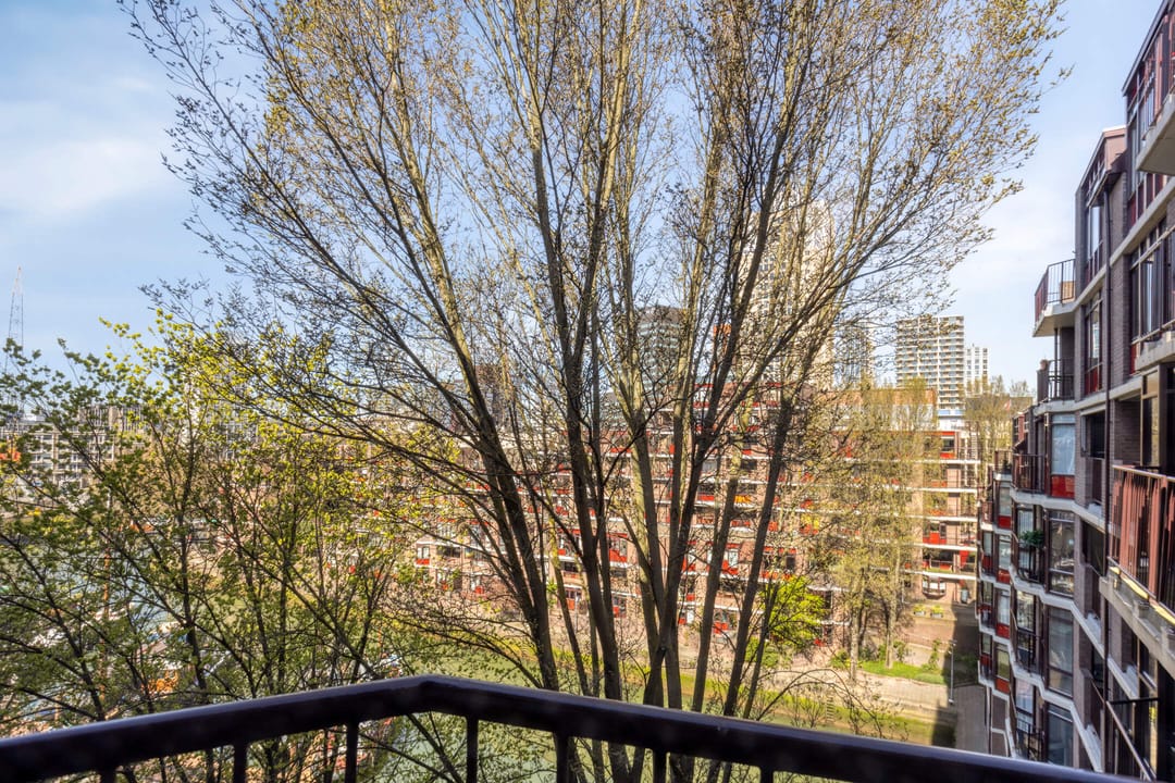Spacious three-room apartment with south-facing balcony in Rotterdam centre — 28